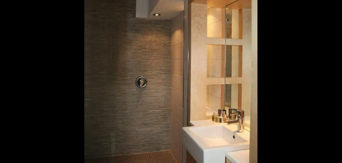 Moore Suites Salters Gate Halifax