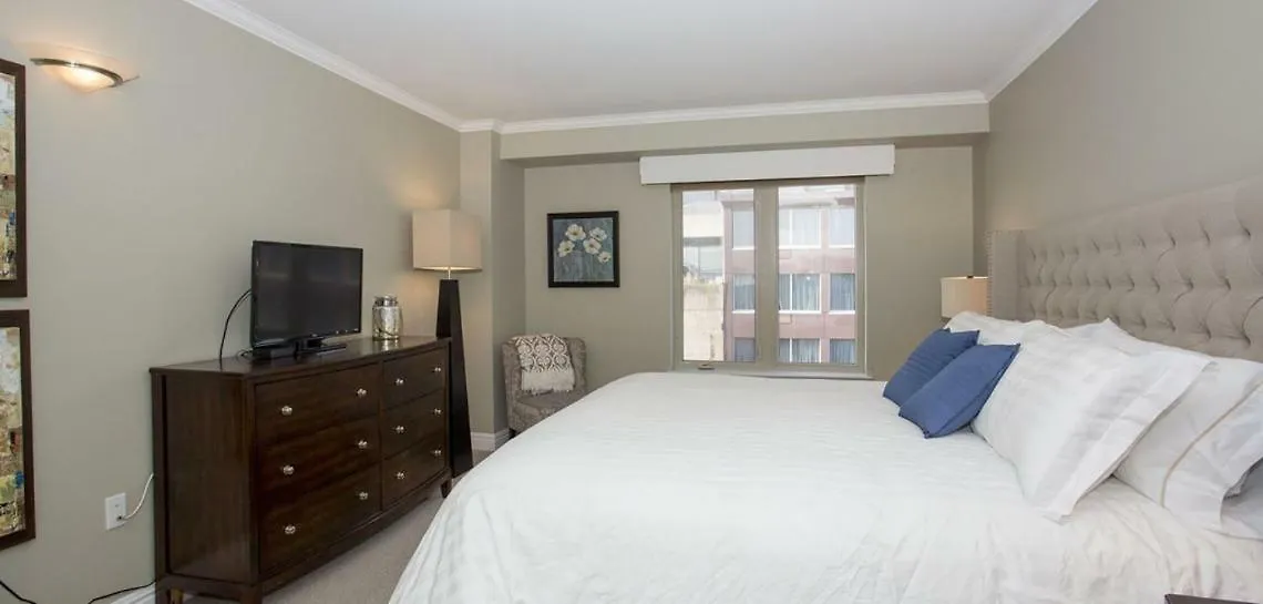 Moore Suites Salters Gate Halifax Apartment